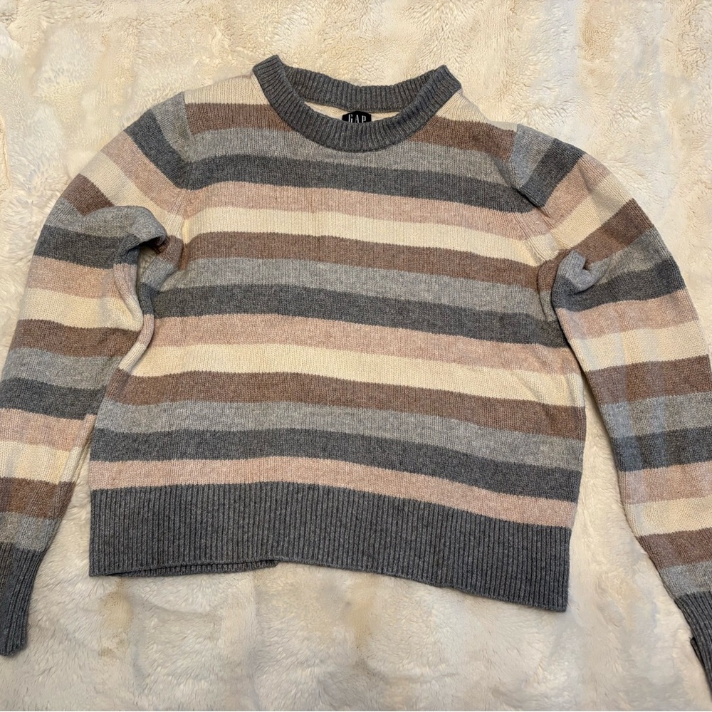 Gap Sweater